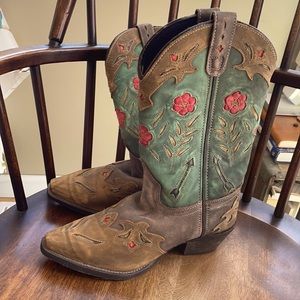 Laredo square toe boots. Never been worn.